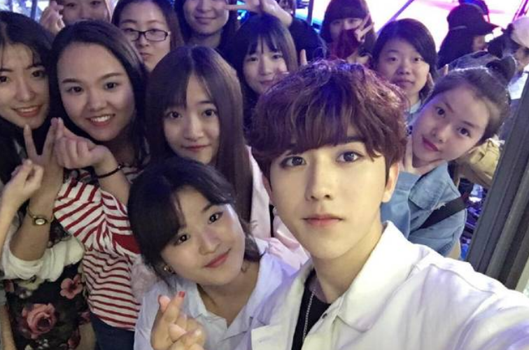 蔡徐坤及母亲迟迟没回应怀孕传闻能否学陈飞宇陈红想出对策渡劫