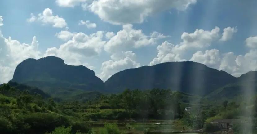 每年春节前往梅州平远南台山朝拜卧佛的游客是非常多的