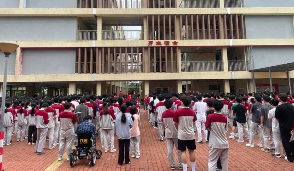 据悉,今年我县参加夏季高考考生共3467人,全县共设丰顺中学,实验中学2