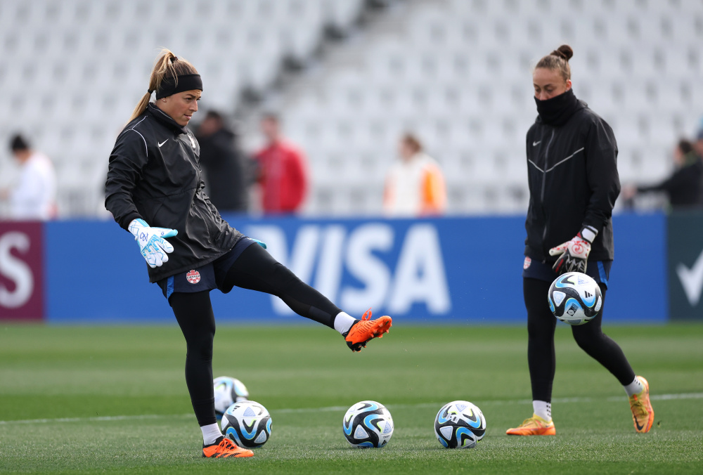 女足世界杯加拿大队备战小组赛