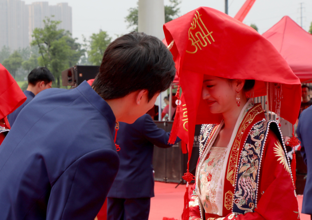 今天,六安这场婚礼,全城见证!_腾讯新闻