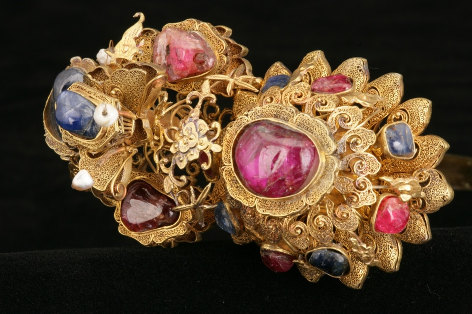 累丝嵌宝石花蝶金簪
