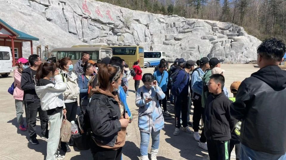 绿水青山生态美 景色如画引客来