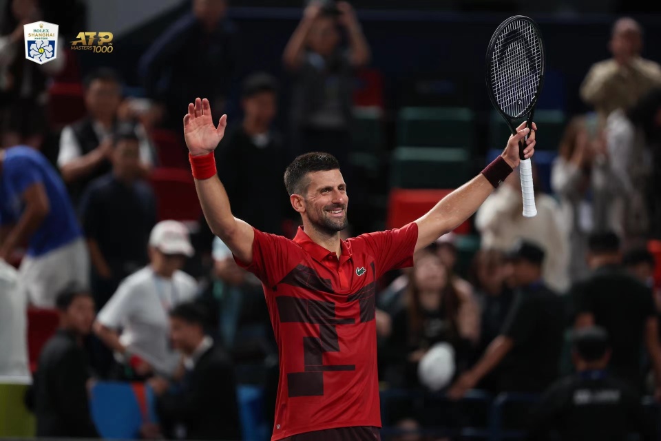 上海网球大师赛︱首轮取胜后德约秀汉语与拼音:"中国球迷是我重返上海