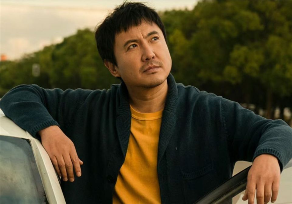 沈腾在北京370㎡的家:三角户型大落地窗,虽有点乱却很有烟火气_腾讯