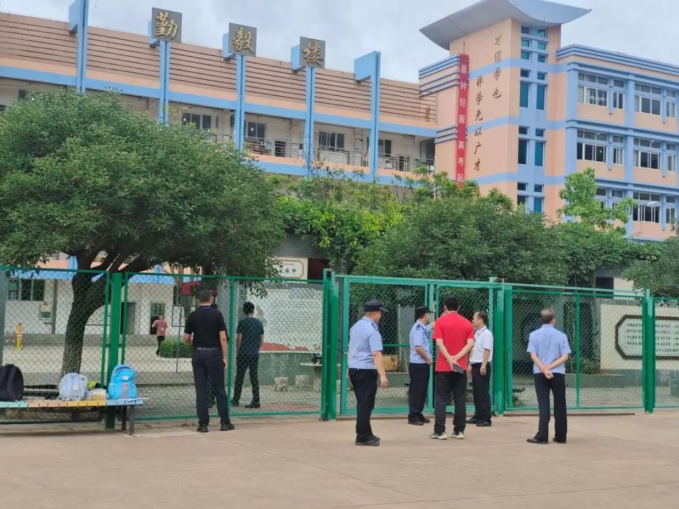 新平县多部门联动 为高考"保驾护航"