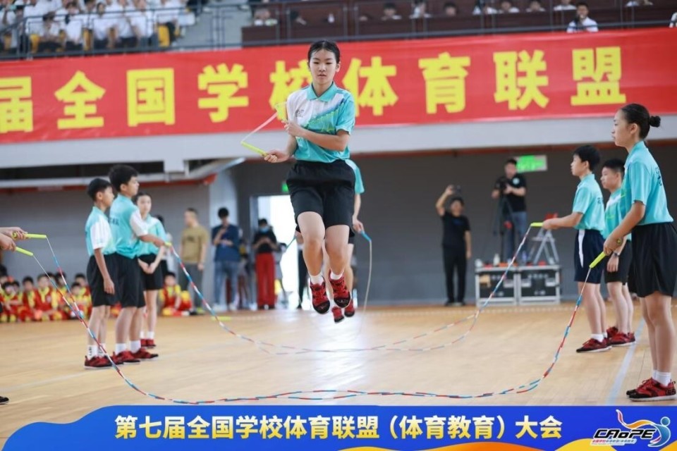 广州市花都区花东镇七星小学教师温海城,重庆两江新区重光小学教师江