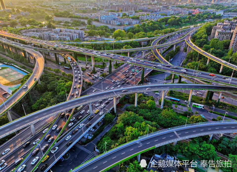 投资14亿的南京双桥门立交 “中国结”喜庆祥和_腾讯新闻