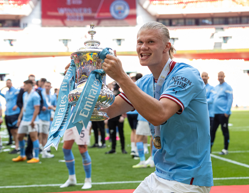 体育足球英格兰足总杯曼城夺冠