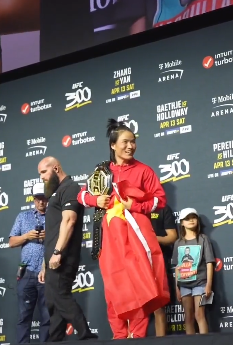 烂泥扶不上墙?张伟丽大气"示好"严晓楠惨遭无视,格局高下立判