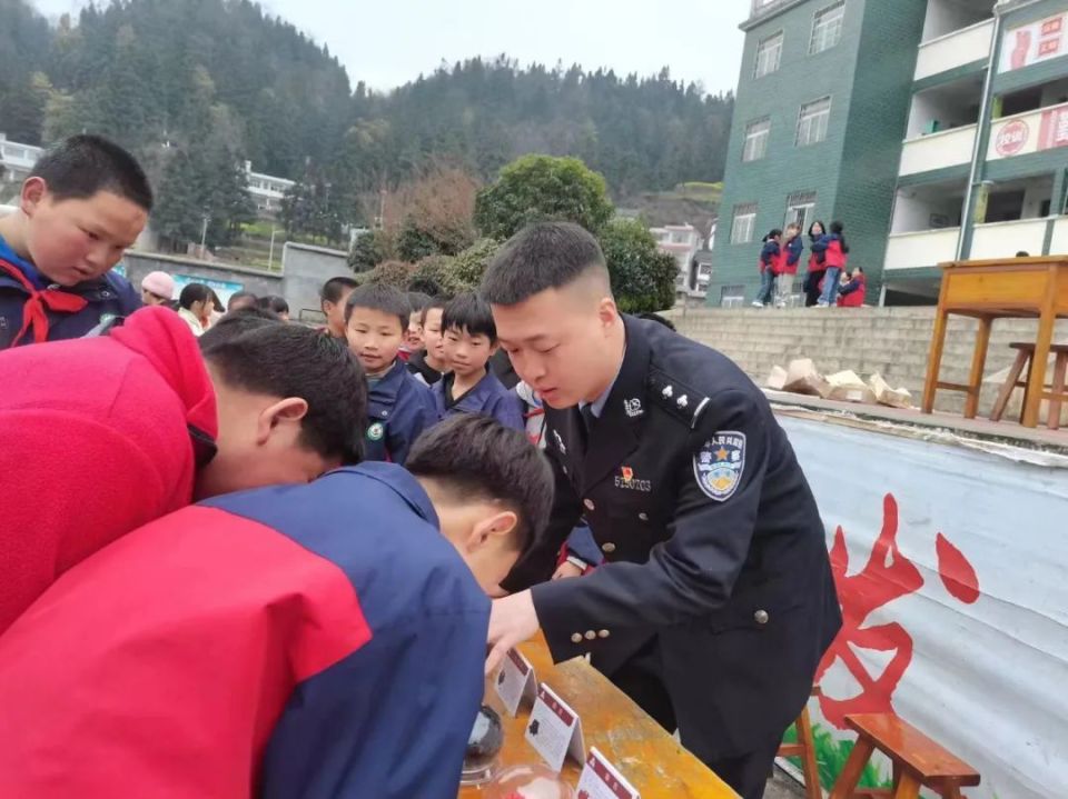 织金县猫场镇:开展"健康人生 绿色无毒"系列宣传活动