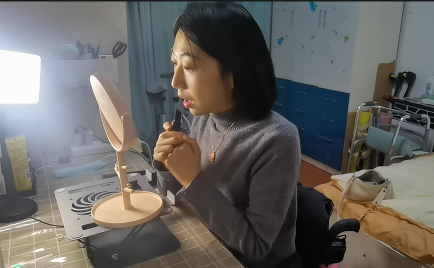 新闻周刊丨地铁,飞机,动车,12小时跨越1200公里,"轮椅