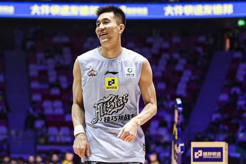 王奕博,崔晓龙;第二轮,首轮获胜者与4名轮空球员再次比拼,周子昂