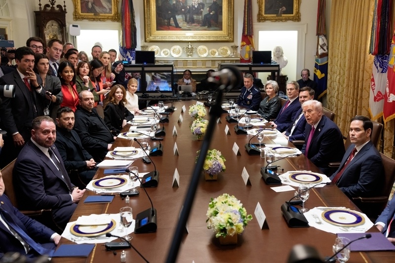 Trump lại tiếp tục có một cuộc cãi vã dữ dội với Zelensky, gây sức ép buộc Ukraine chấp nhận "điều kiện ngừng bắn" do Nga đề xuất