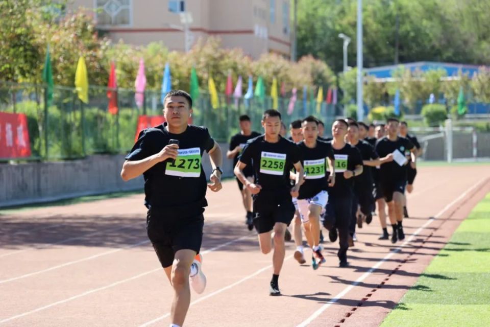 新疆警察学院举办警体运动会