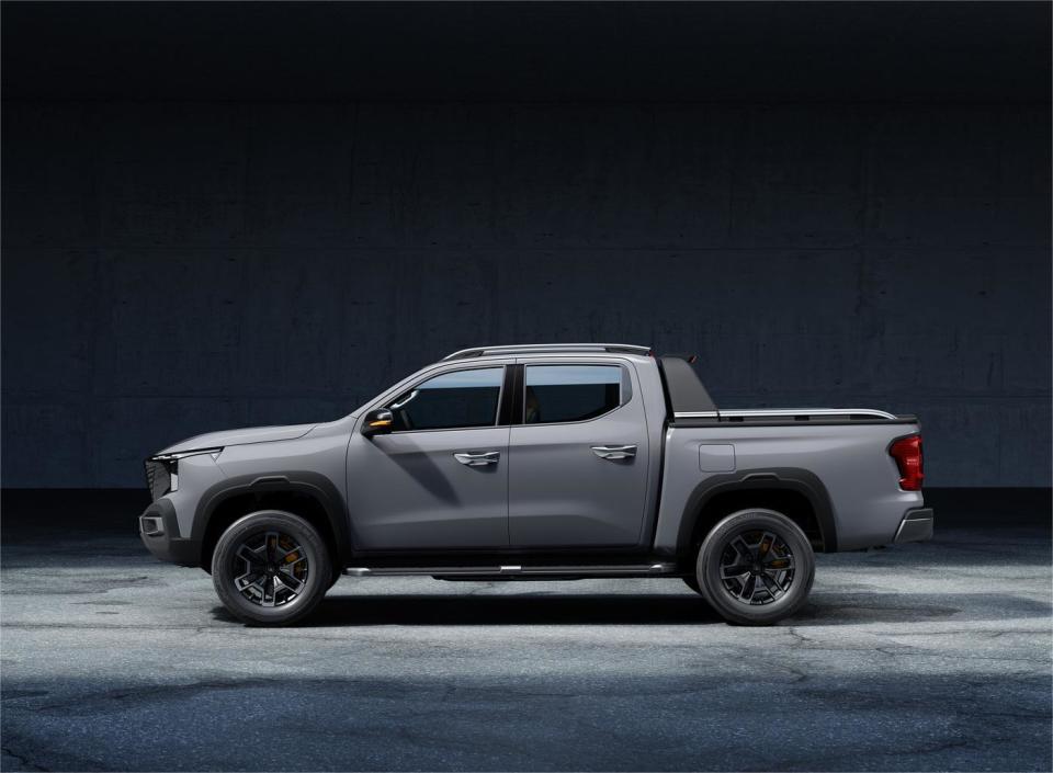 综合续航1000km全球首款增程式皮卡长安猎手上市售1399万元起