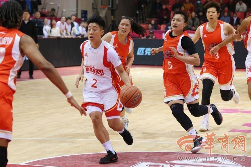 关键时刻,武汉队顶住压力连续命中罚球,王思文遗憾