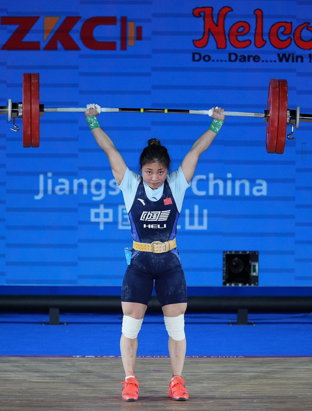 举重亚锦赛:张海琴打破女子55公斤级三项世界青年纪录