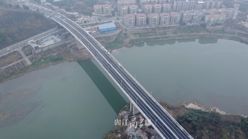 水心壩大橋試通車在水心壩大橋北側,經過兩年半的建設,這座市民莆盼