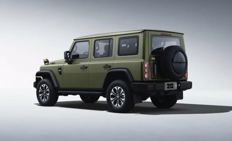 北京汽车制造厂发布212品牌,新车同步亮相