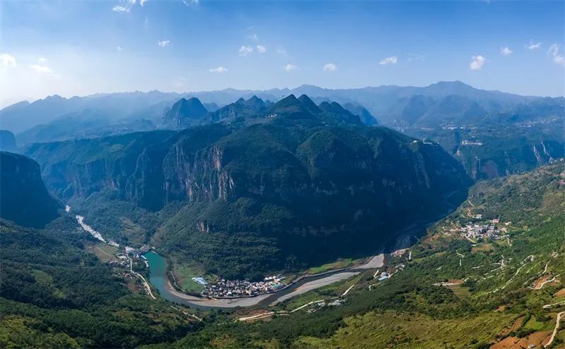 曲靖市文旅推介会在昆明举行 宣威尼珠河大峡谷引人瞩目