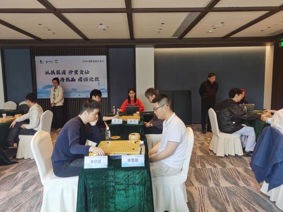 lg杯选拔赛柯洁等四人两连胜晋级,李轩豪意外两连败出局_腾讯新闻