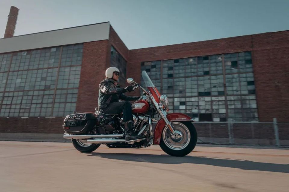哈雷戴维森发布新车,hydra-glide revival限量发售,售价24999美元