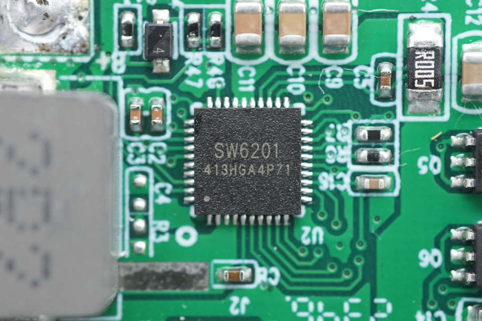 没想到这个品牌还做充电宝,拆解看看做工用料如何