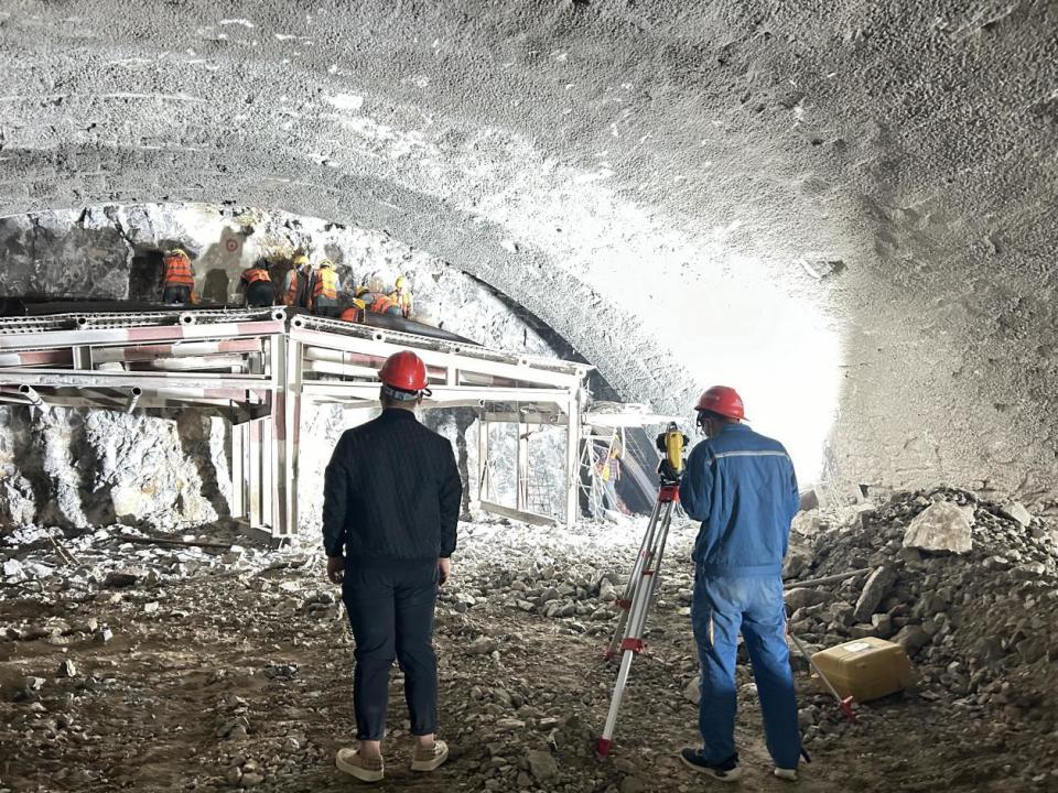 隧道班组化"施工管理理念,大力推进机械化和精细化,狠抓工序工艺标准