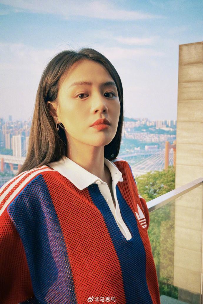 马思纯又胖回去?手臂粗壮小肚子凸起明显,网友:这是又怀孕了?