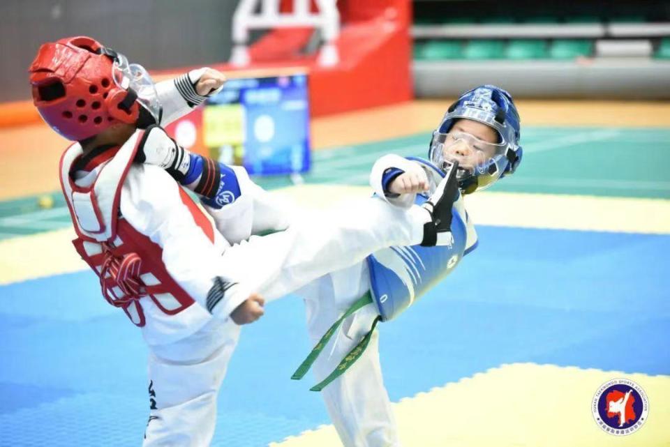 "六一"遇上跆拳道,小选手们上演热血对战
