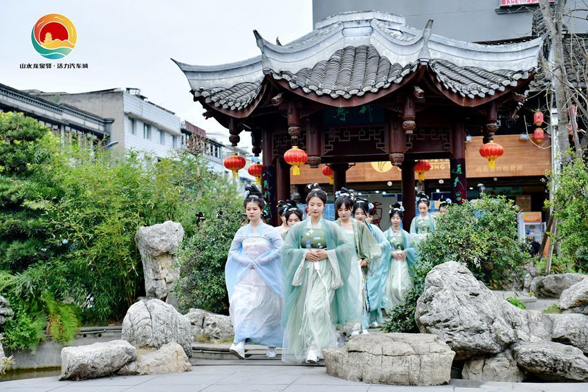 四川花卉果类生态旅游节暨成都第37届桃花节开幕