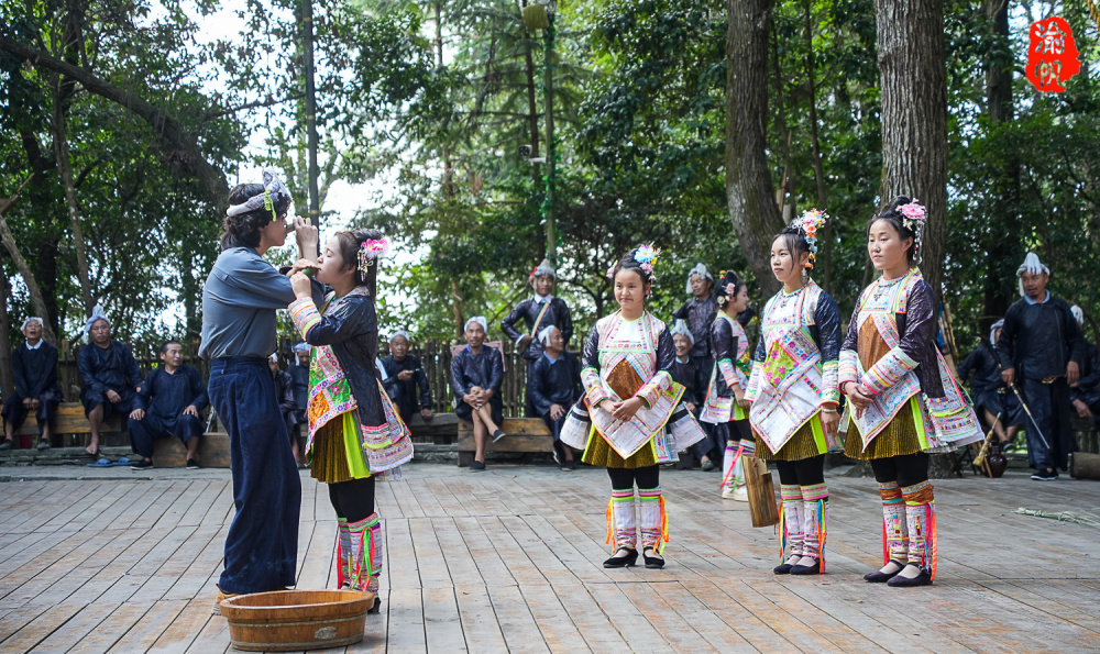岜沙苗寨:镰刀剃头,火枪庆典,树木崇拜,我国最后的枪手部落