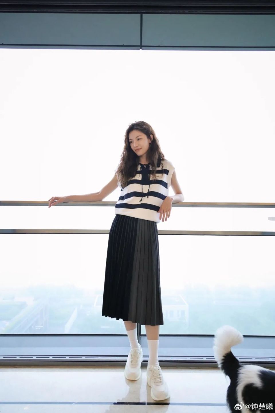 夏天的风,吹到了钟楚曦的身上