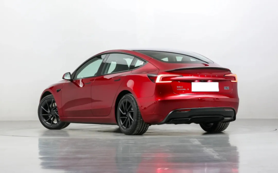 特斯拉新款model 3高性能版车型售3359万元 预计 6月中旬开启交付
