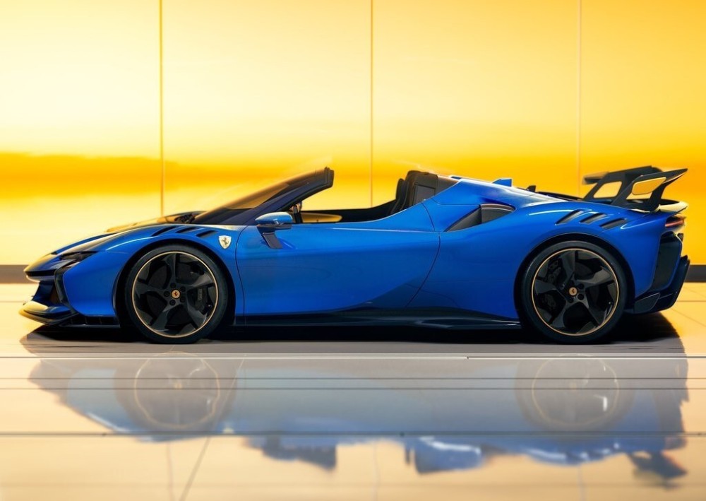 这才是真正的马王法拉利sf90xx赛道版超千匹马力