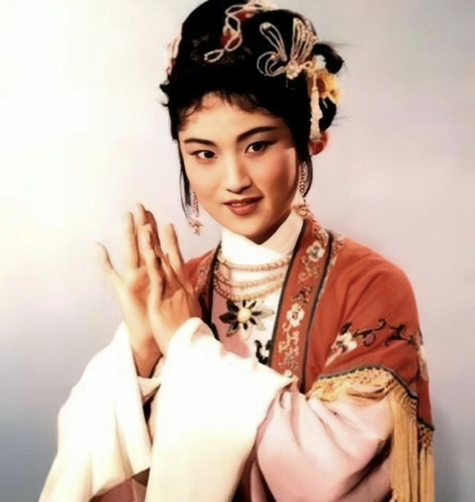 王文娟的"文雅"藏不住,戏服打扮古典又气质,网友:美了一辈子