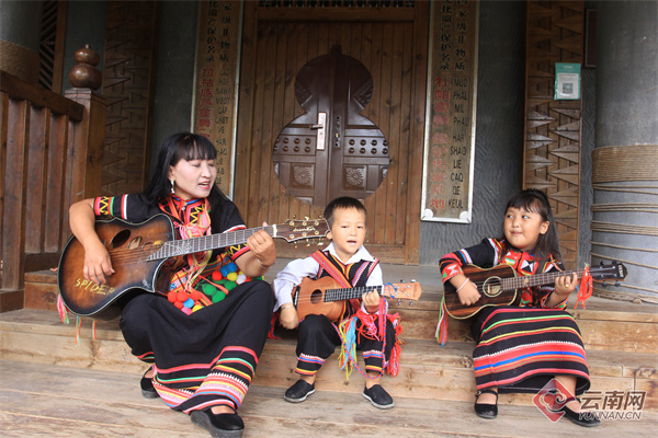 壮丽七十年 奋进新澜沧|李娜倮:带头致富的"百灵鸟"_腾讯新闻