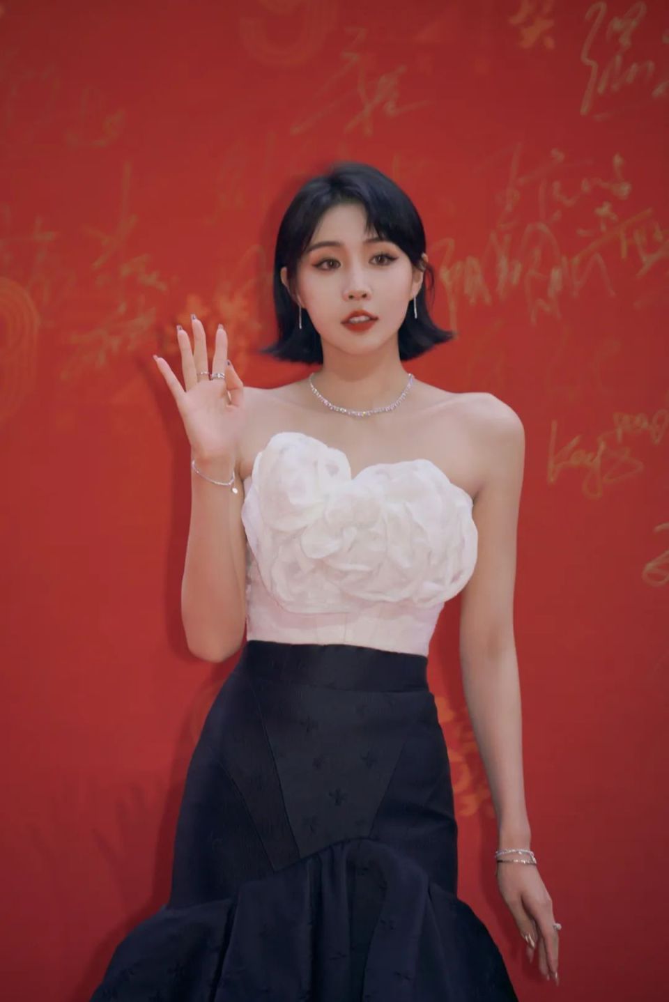 李欣燃|亮相横店影视节第九届文荣奖_腾讯新闻