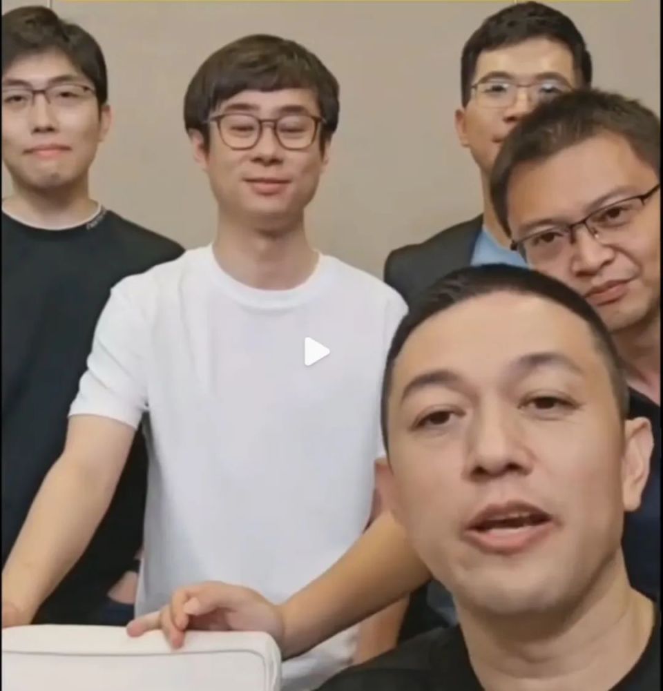 蔚来李斌，和4位技术直男的故事_腾讯新闻