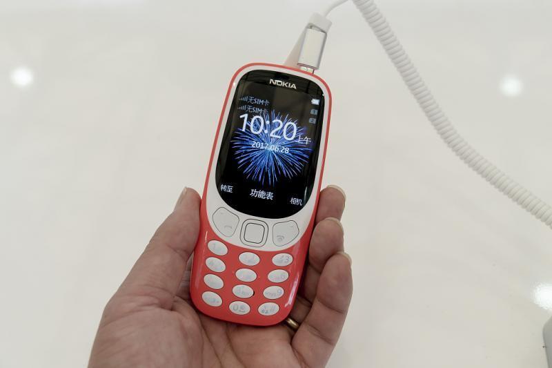 早在2017年,诺基亚就复刻了2000年上市的诺基亚3310,并围绕该款手机