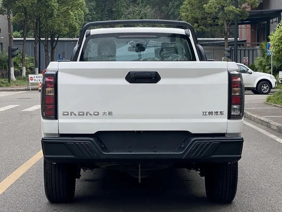 核载质量达到1365吨江铃大道全能者单排皮卡报备工信部