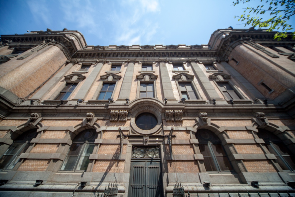 春风拂面,劝你一定要去大连「中山广场」走一走