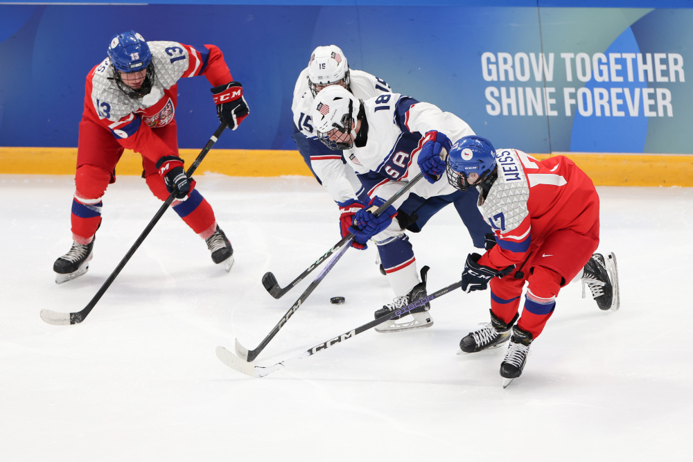 冰球美国男队夺冠