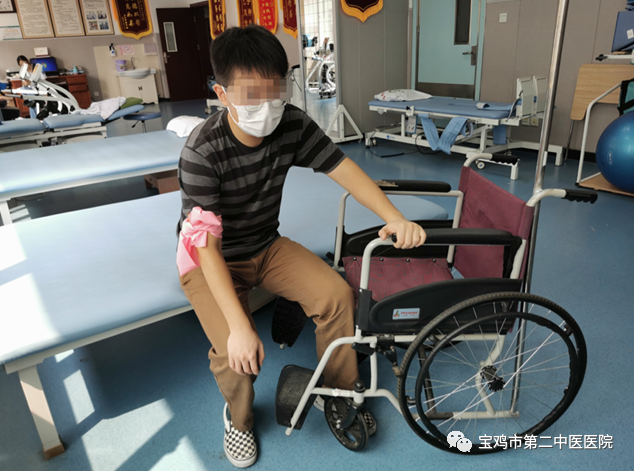 偏瘫患者如何正确床-椅转移防止损伤呢?