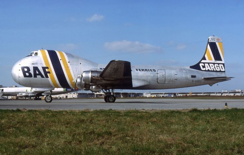 英国航空贸易atl-98"天空开拓者"运输机_腾讯新闻