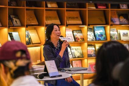 玫瑰还是月季?当文学,艺术,自然,城市,生活的"繁花"绽放在上海