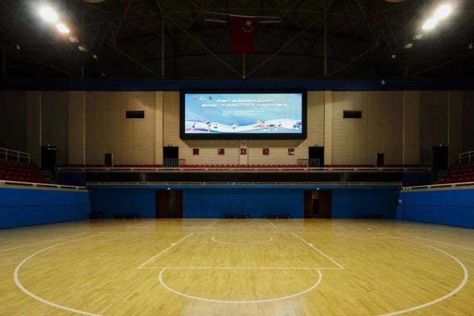 2010年,上海男排和上海女排相继将主场迁至卢湾体育馆,这里又留下了无