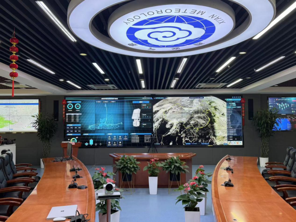 实时监测气象实况便可以看到一整面墙的显示屏预报监测大厅走进西安市