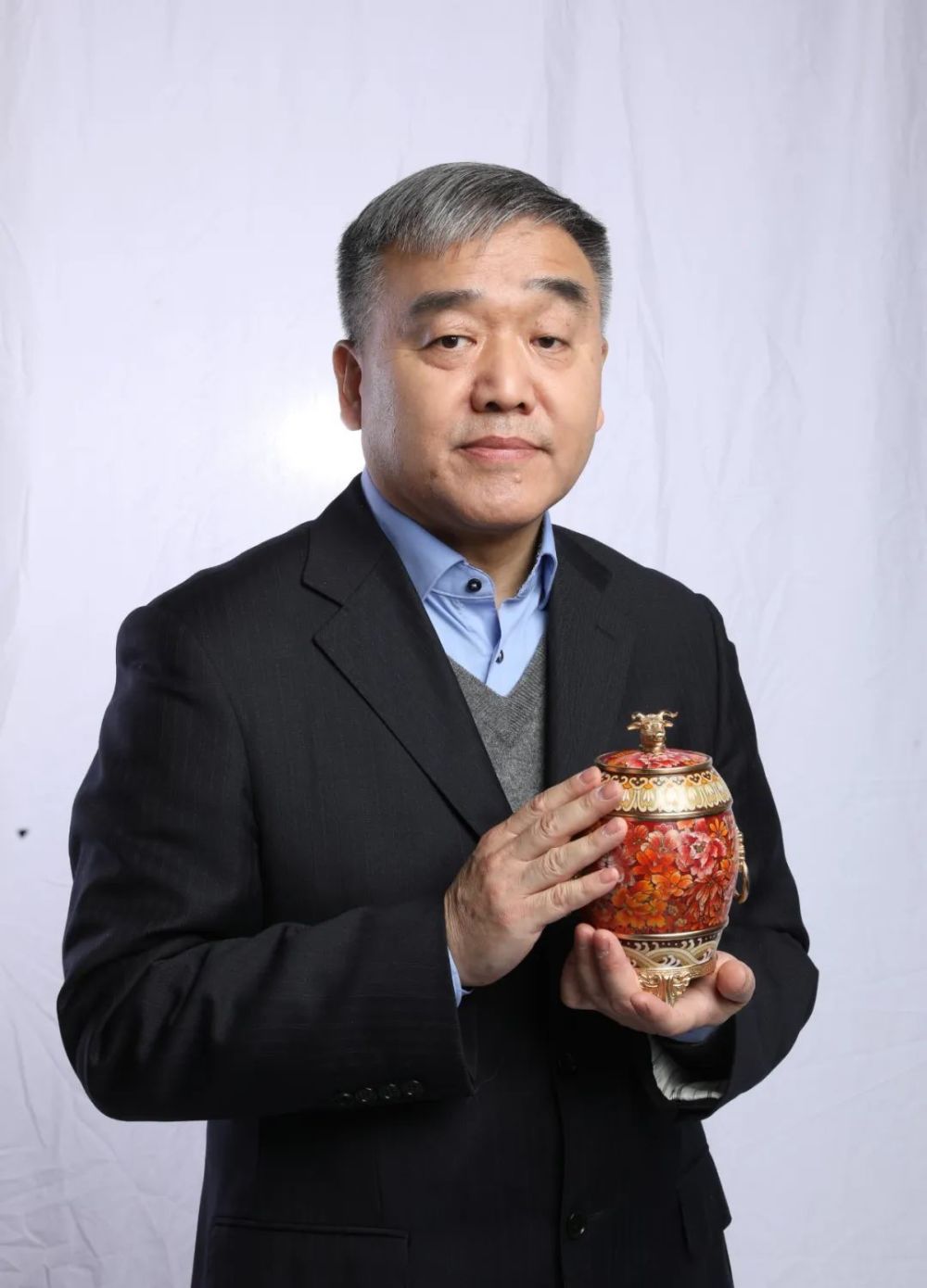 独家专访"中国景泰蓝外交第一人"钟连盛:传承创新是我的使命_腾讯新闻